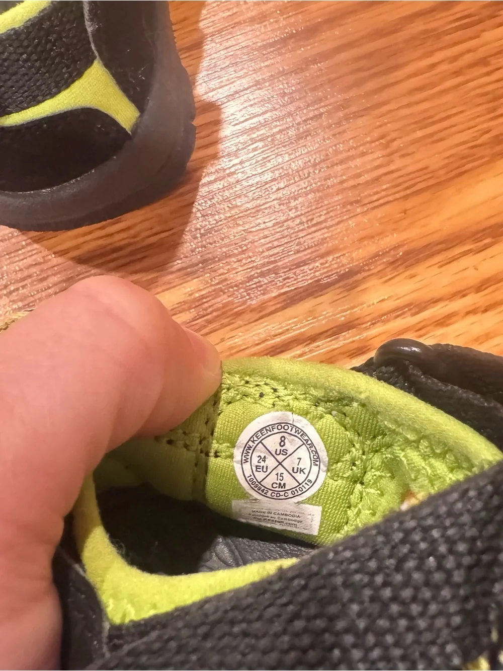 Keen Black & Lime Green Waterproof Sandals - Picture 5 of 6